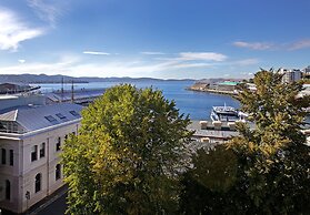 Sullivans Cove Apartments