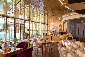 Cron Palace Tbilisi Hotel