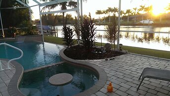 Villa Retreat - Exquisite Gulf Access