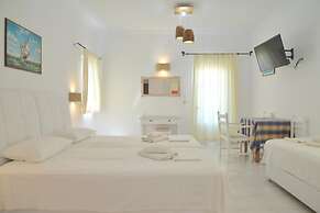 Giannis Hotel Apartments