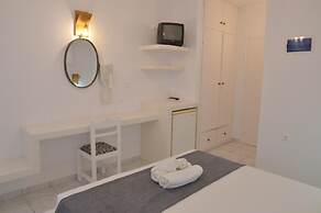 Giannis Hotel Apartments