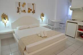 Giannis Hotel Apartments