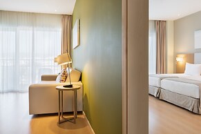 Eurostars Oasis Plaza Hotel