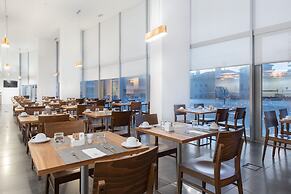 Eurostars Oasis Plaza Hotel