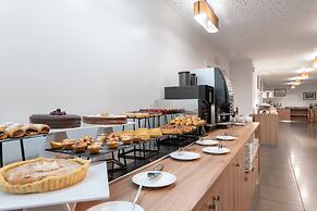 Eurostars Oasis Plaza Hotel