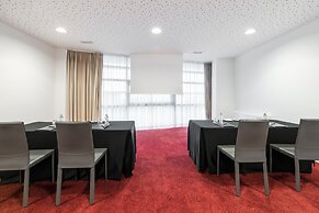 Eurostars Oasis Plaza Hotel