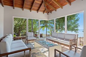 Ray Caye Private Island Resort