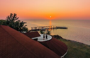 Ray Caye Private Island Resort