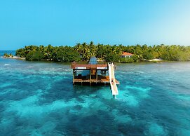 Ray Caye Private Island Resort