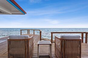 Ray Caye Private Island Resort