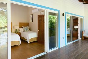 Ray Caye Private Island Resort