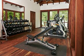 Ray Caye Private Island Resort