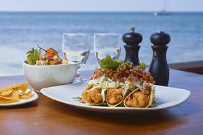 Ray Caye Private Island Resort