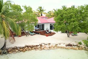 Ray Caye Private Island Resort