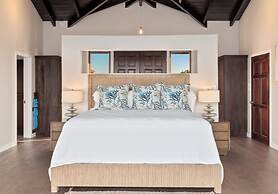 Ray Caye Private Island Resort