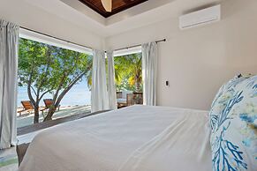 Ray Caye Private Island Resort