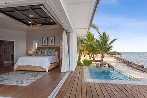 Ray Caye Private Island Resort