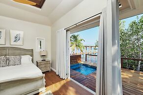 Ray Caye Private Island Resort