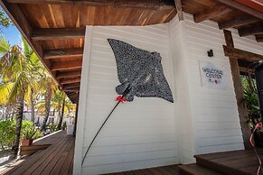 Ray Caye Private Island Resort