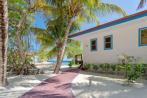 Ray Caye Private Island Resort