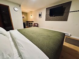 The Pioneer Motel