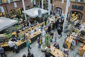 U&Me, BW Signature Collection