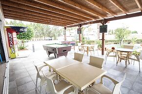 DebbieXenia Hotel Apartments
