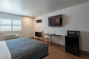 Coastal Valley Inn