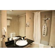 Cherry Maryski Hotel