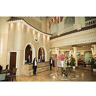 Cherry Maryski Hotel