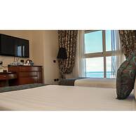 Cherry Maryski Hotel