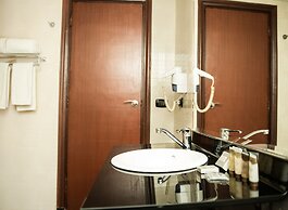 Cherry Maryski Hotel