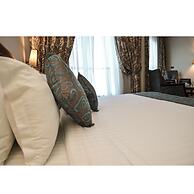 Cherry Maryski Hotel