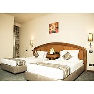 Cherry Maryski Hotel