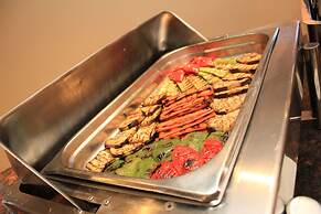 Cherry Maryski Hotel