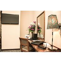 Cherry Maryski Hotel