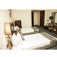 Cherry Maryski Hotel