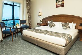 Cherry Maryski Hotel