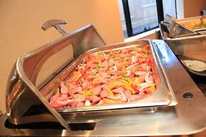 Cherry Maryski Hotel