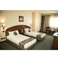 Cherry Maryski Hotel