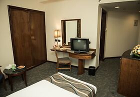 Cherry Maryski Hotel