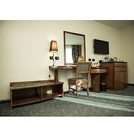 Cherry Maryski Hotel