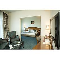 Cherry Maryski Hotel