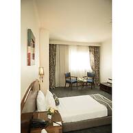 Cherry Maryski Hotel