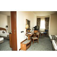 Cherry Maryski Hotel