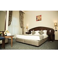 Cherry Maryski Hotel