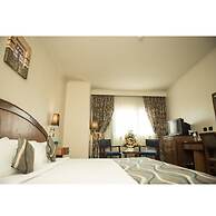 Cherry Maryski Hotel