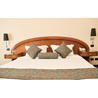 Cherry Maryski Hotel