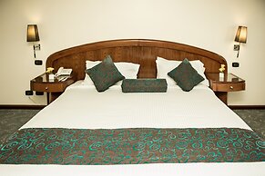 Cherry Maryski Hotel