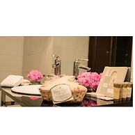 Cherry Maryski Hotel